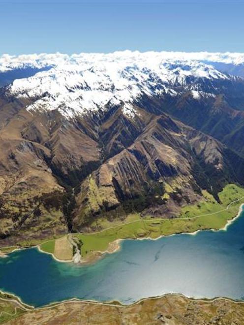 Hunter Valley Station, with Lakes Wanaka (left) and Hawea. Photo by Stephen Jaquiery.