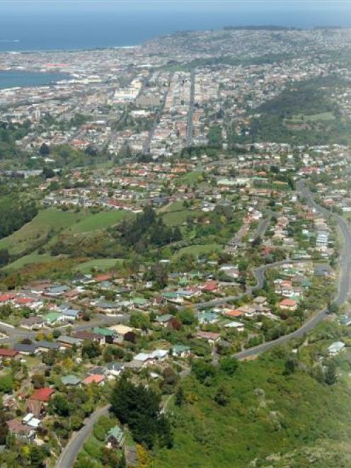 In Dunedin and Wanganui, average house prices doubled from 2000 to 2007, but neither population...