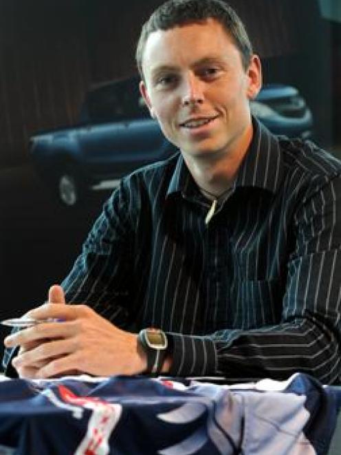 Josh Harris: My favorite fuel food is "a cup of tea with heaps of sugar and a jam sandwich"....