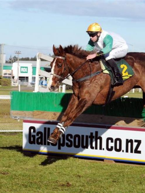 Kidunot, who reverts to hurdling at Oamaru after racing in steeples at his last three starts....