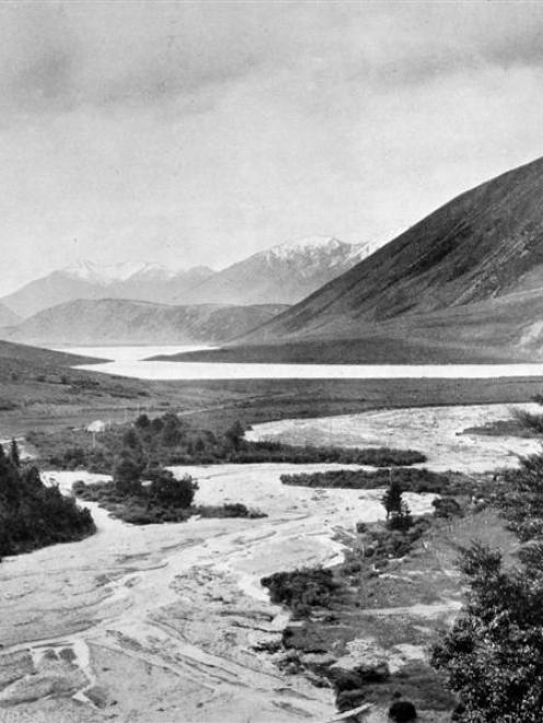 Lake Pearson, in Canterbury, between Sheffield and Arthur's Pass, off the West Coast Road. -...