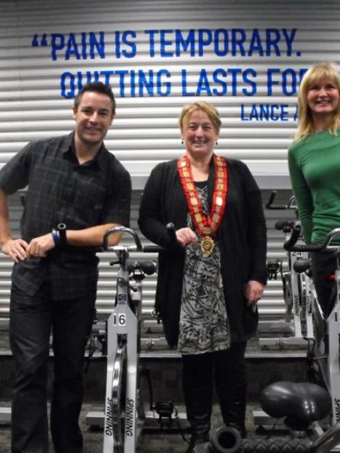Lakes Leisure health and fitness manager Richie Heap, Mayor Vanessa van Uden and Lakes Leisure...