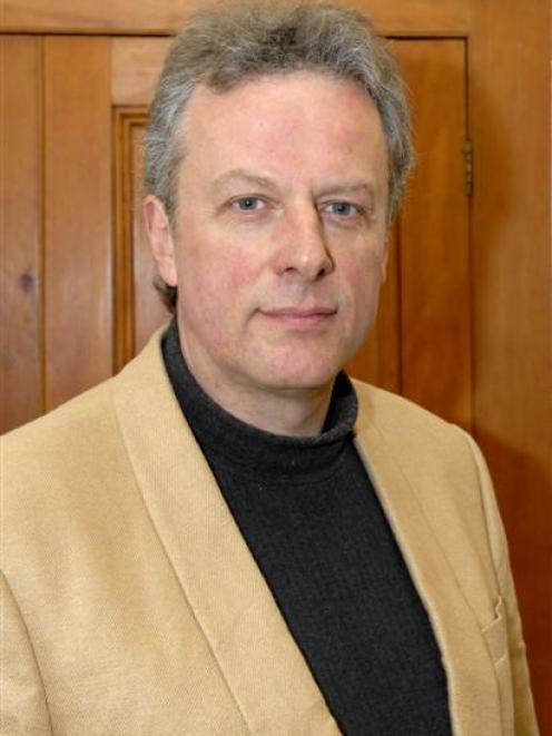 Lee Vandervis.