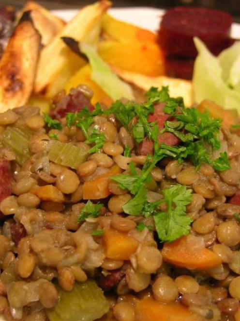Lentils with spicy sausages.
