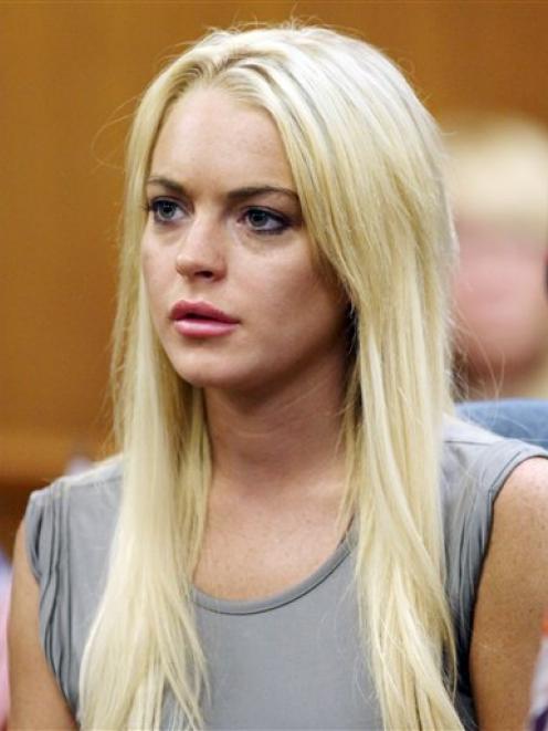 lohan_satisfied_with_milkaholic_outcome_4c9923de08.jpg