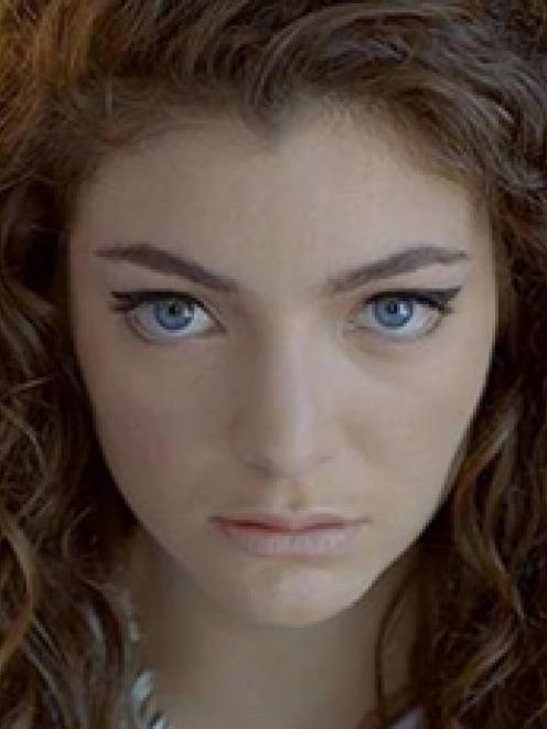 Lorde has hit out at 'ridiculous, unrelatable, unattainable opulence' portrayed by pop stars.