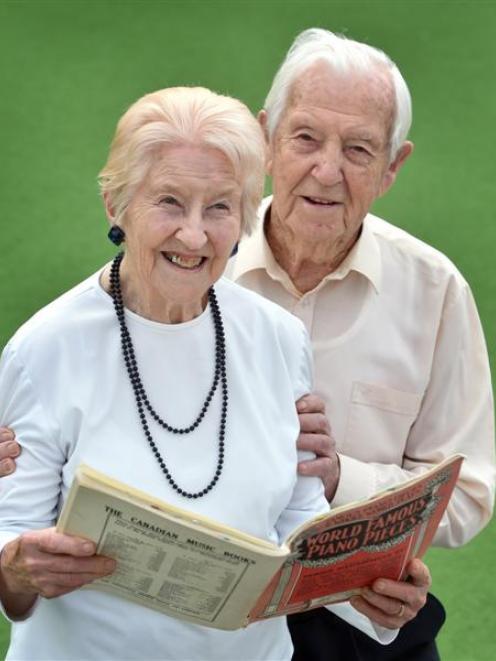 Lorna and Ernie Nightingale celebrate their 65th ...