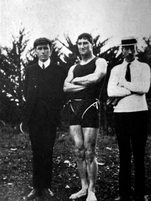 Malcolm Champion (centre) with John Mulvihill, from the Waitemata club, and trainer Harry Allen....