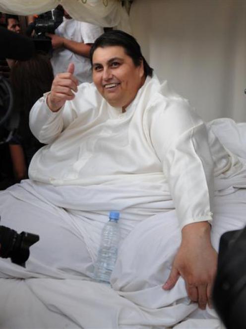 World S Heaviest Man Marries Skips Wedding Cake Otago Daily Times Online News