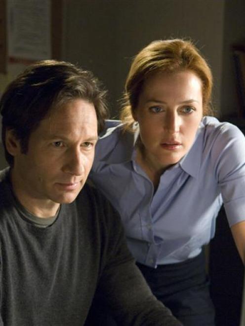 Mulder (left) and Scully.