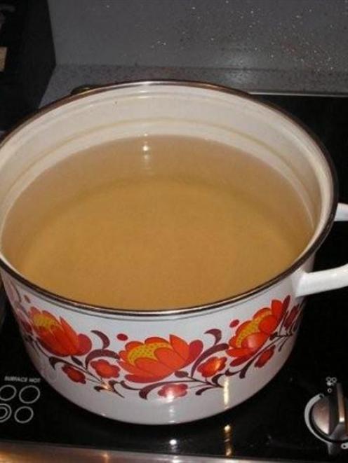 Omarama resident Lyn Gordon's potful of murky water. Photo by Lyn Gordon.