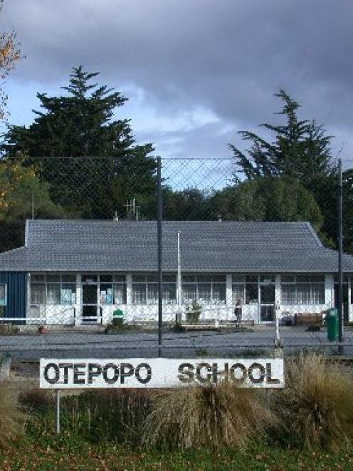 Otepopo School.