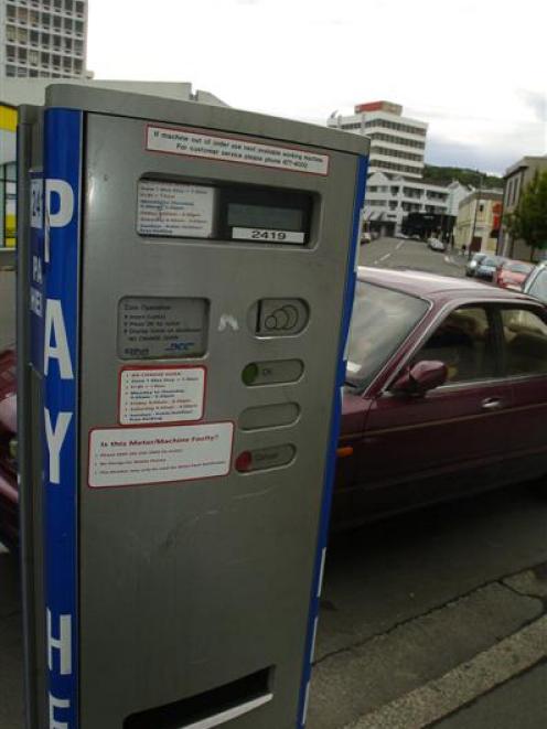 Pay and display meter. Photo by Gregor Richardson.