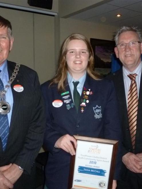 Pictured from left, Clutha District Mayor Juno Hayes, TrustPower Youth Community Spirit Award...