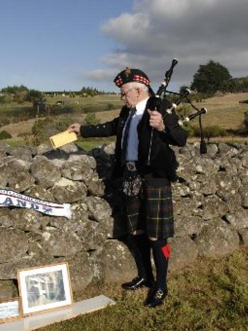 Roddy hotsell macleod bagpipes