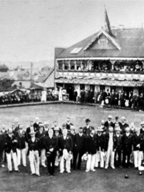 Players at the novel bowling tournament held at the Dunedin Club's green on Saturday, February 20...