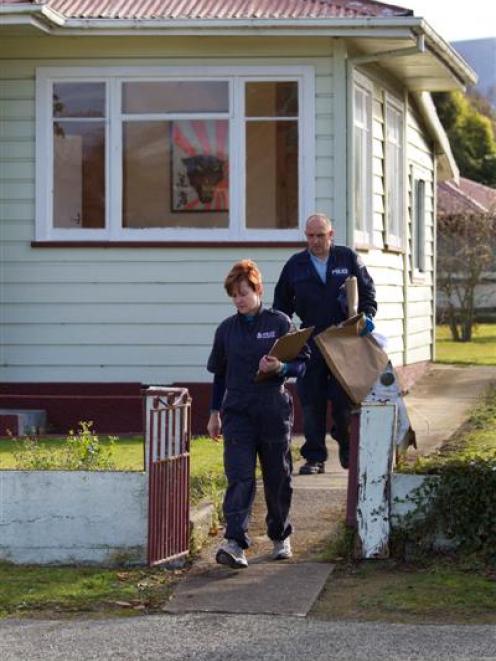 Police at the home of Waimate man Jason Frandi. Photo by Simon Baker.