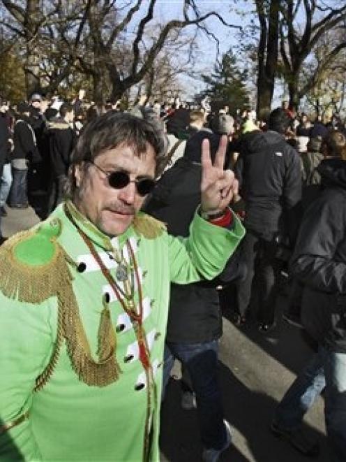 Fans remember John Lennon 30 years after death Otago Daily Times