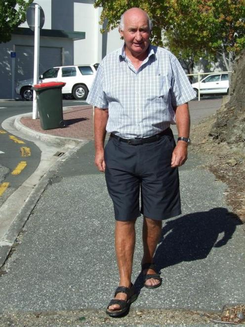 Retired man Bill Townsend, who had a hip replacement two years ago. Photo by Linda van Kempen.
