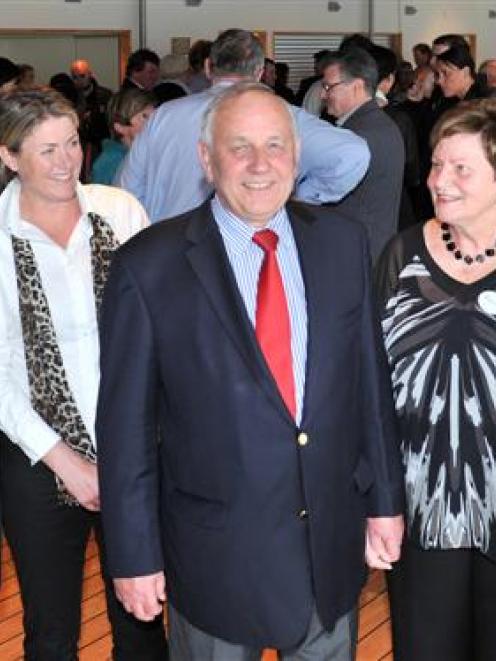 Retiring Otago Secondary Schools Sports Association regional director Des Smith (centre) is...