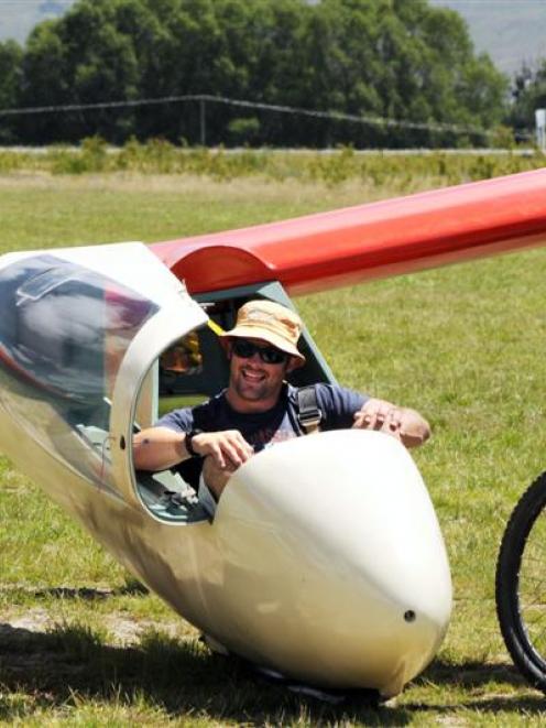 Richie McCaw gliding at Omarama last year. Photo by Jill McCaw.