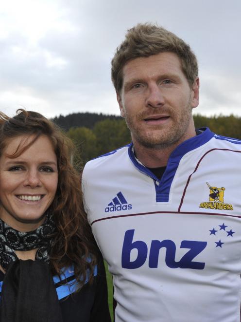 Rugby Gal Tori Campbell with Adam Thomson, of the Highlanders.  Photo by Gregor Richardson.