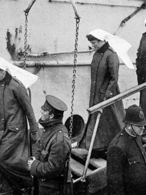 Some of the nurses who returned to Otago on the hospital ship Maheno. — Otago Witness, 12.1.1916.