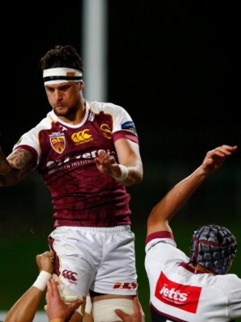 Southland's Elliot Dixon clears the ball from a lineout. Photo Getty Images