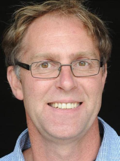 Stephen MacKnight.