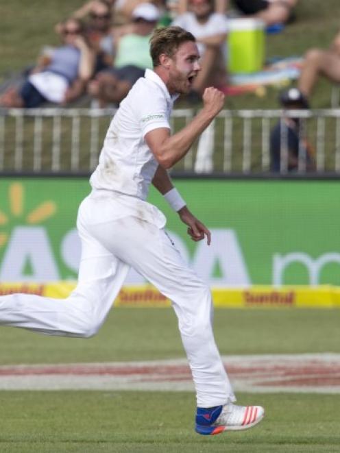 Stuart Broad celebrates the wicket of South Africa's AB de Villiers. REUTERS/Rogan Ward