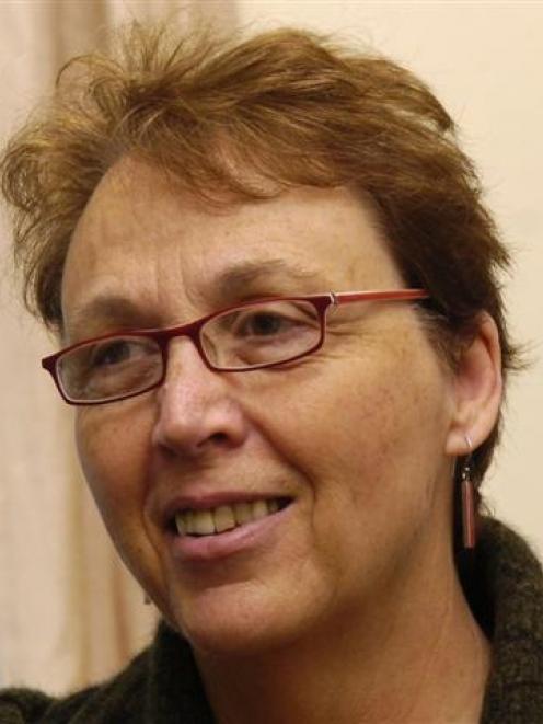 Sue Court