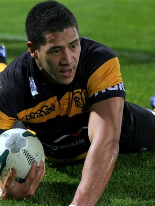 Taranaki's Paul Perez. Photo by NZPA.