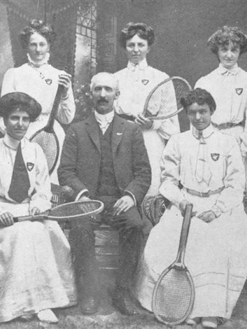 The 1909 New Zealand women's tennis team to Australia (standing from left) Misses A. Ward ...