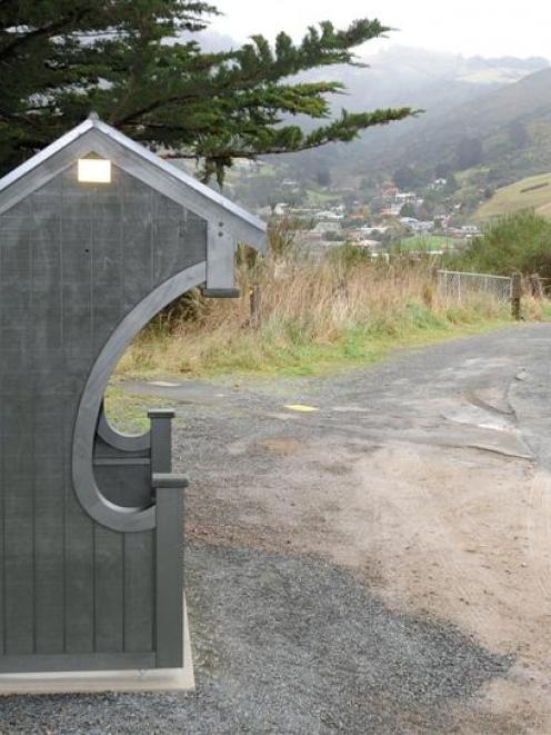 The bus shelter in Borlases Rd, Sawyers Bay. Photo by Stephen Jaquiery.