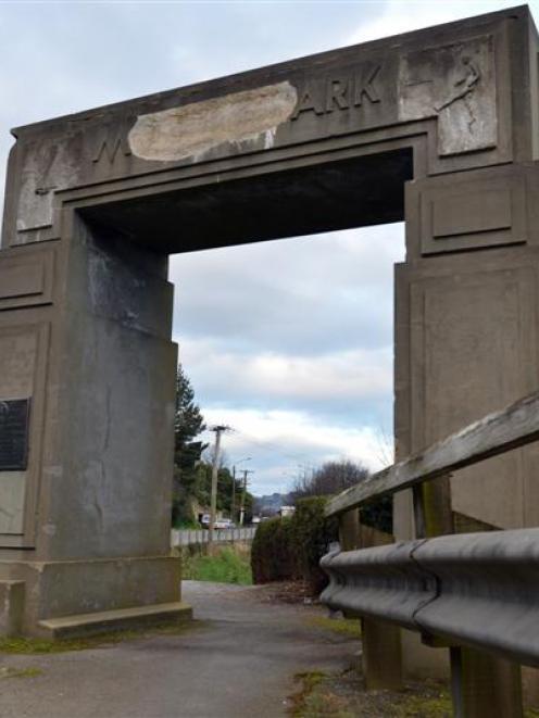 The Chalmers Community Board is calling for the Moller Park Memorial Arch in Ravensbourne to be...