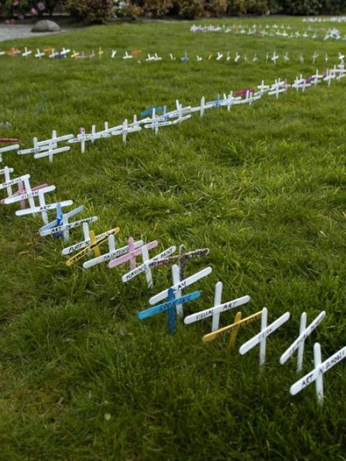 The crosses at the University of Otago College of Education. Photo by Jane Dawber.