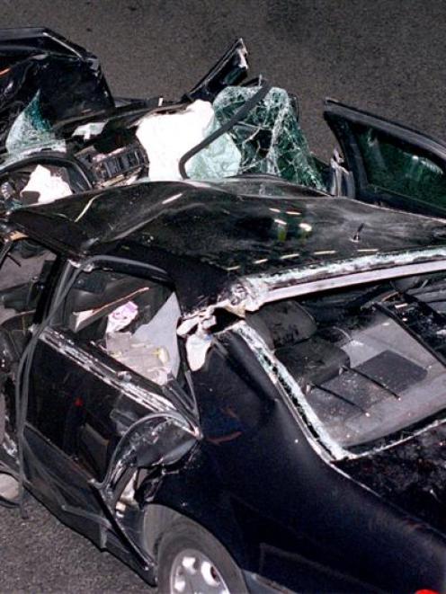 https://www.odt.co.nz/sites/default/files/styles/odt_portrait_medium_3_4/public/story/2016/04/the_crumpled_wreck_of_the_mercedes_benz_in_which_b_4ea8f60a27.JPG?itok=Y3lsBsog
