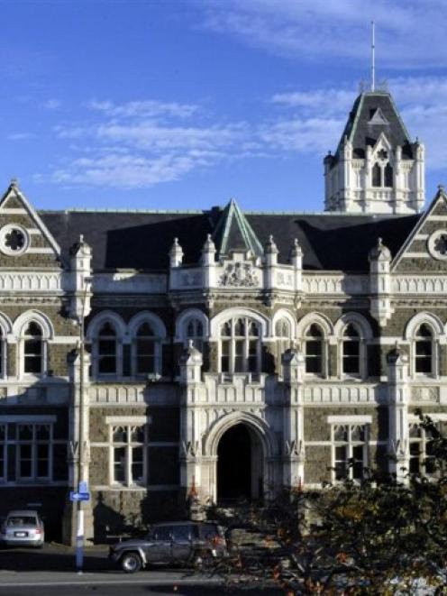 The Dunedin Courthouse. Photo by Gerard O'Brien.