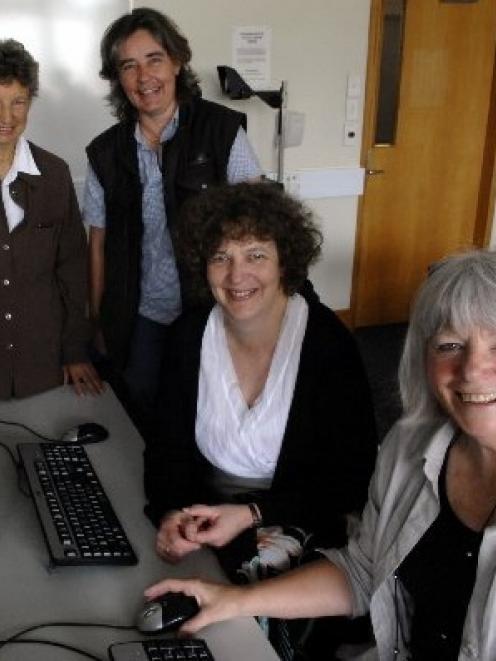 The Dunedin members of a collaborative research project into adults' digital information literacy...