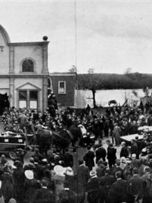 The funeral of victims of the September 12 Huntly Mine disaster. Twenty-one coffins left the Town...