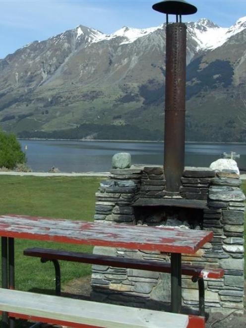 The Glenorchy wharf and lakefront is the perfect place to pull up a seat and fire up the barbecue.