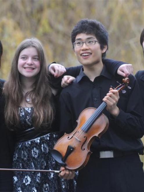 The Multi-instruMentals added a touch of jazz to Bach's Concerto for two Violins in D minor...