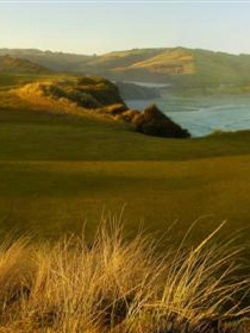 The ninth pin on Chisholm Park's signature hole ''Lawyers Head'', a 353m par 4. Photo by Gerard O...