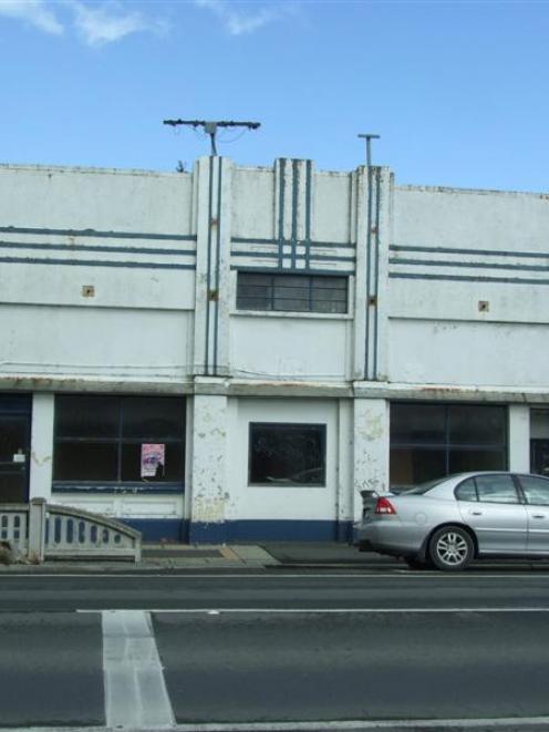 The old picture theatre on Clyde St is set to be demolished. Photo by Rachel Taylor.