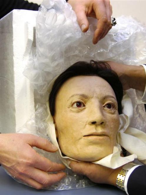 the_reconstructed_head_photo_by_jane_daw