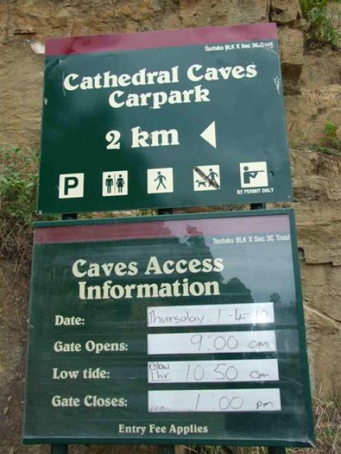 The sign telling visitors when the next low tide is due is at left. Photos by Rachel Taylor.