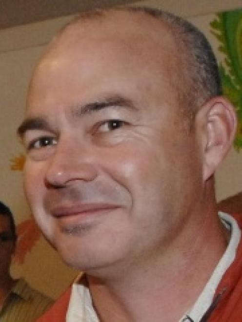 Tony Schneiders.