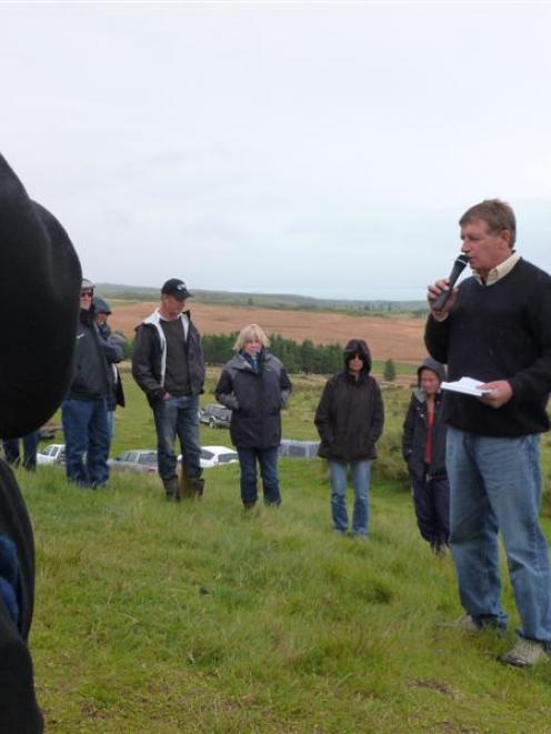 Whiterock Station manager Ross Stevens told a group of about 60 at a Deer Industry NZ Focus Farm...