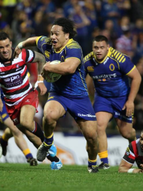 Aki Seiuli on the run for Otago.