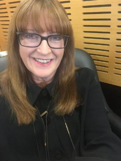 Louise Carr